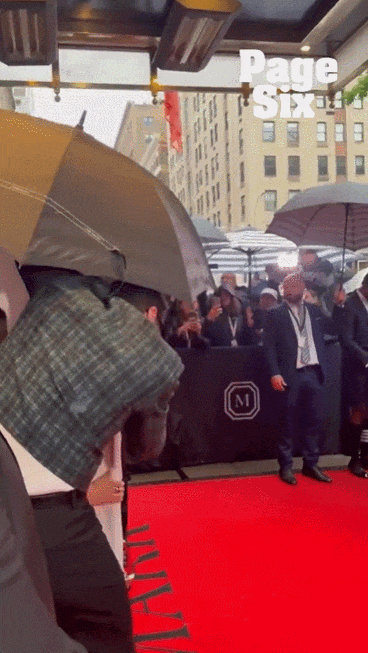 欧美范女生穿衣搭配：美国红毯大胆造型，惊艳与出糗瞬间全记录  第2张