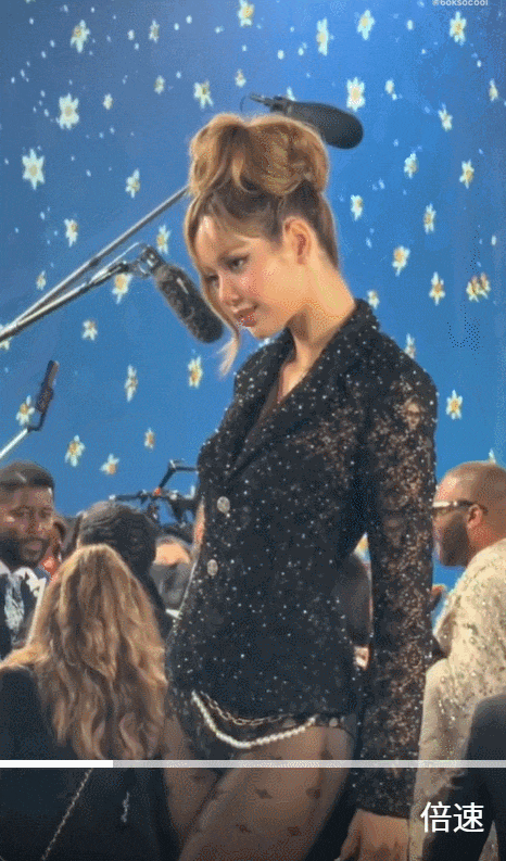 欧美范女生穿衣搭配：美国红毯大胆造型，惊艳与出糗瞬间全记录  第14张