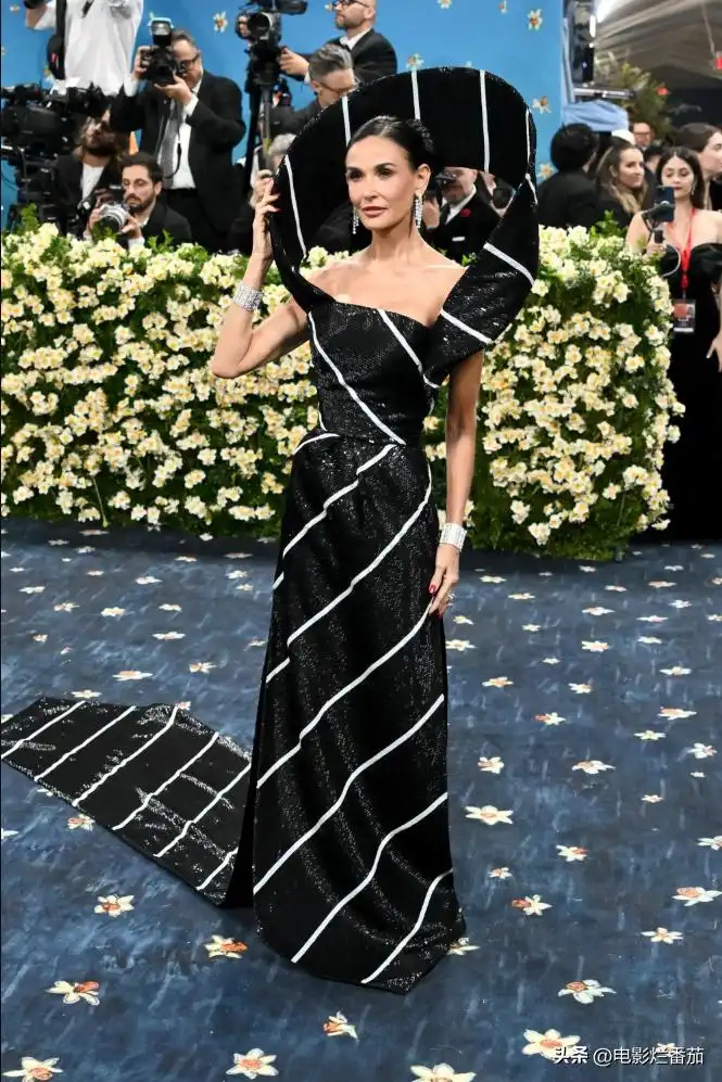 欧美范女生穿衣搭配：美国红毯大胆造型，惊艳与出糗瞬间全记录  第16张