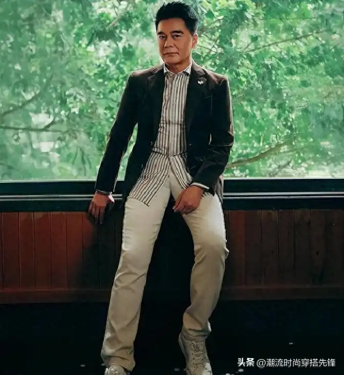 男士职场穿衣搭配技巧：衣要高级、发型简洁、鞋要精致