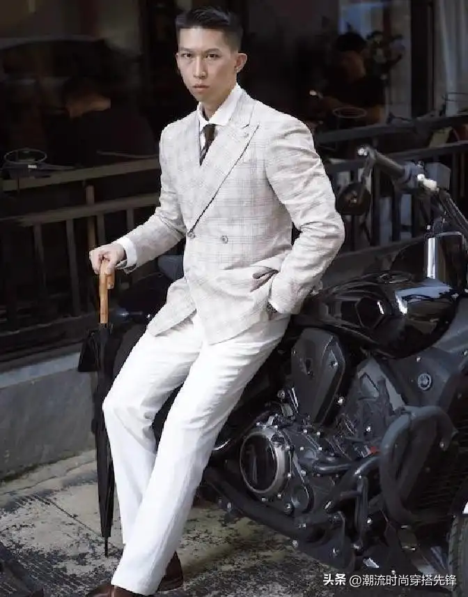 男士职场穿衣搭配技巧：衣要高级、发型简洁、鞋要精致  第4张