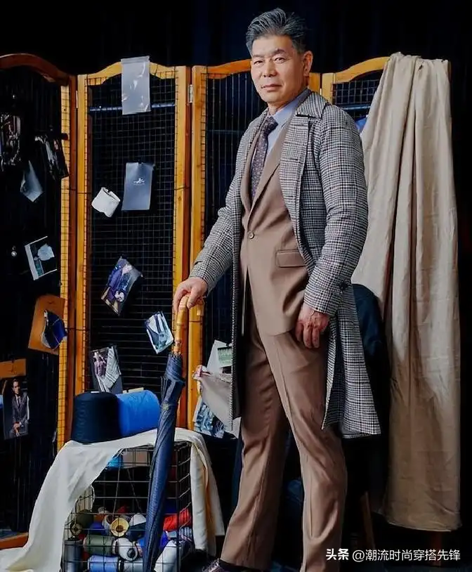 男士职场穿衣搭配技巧：衣要高级、发型简洁、鞋要精致  第3张