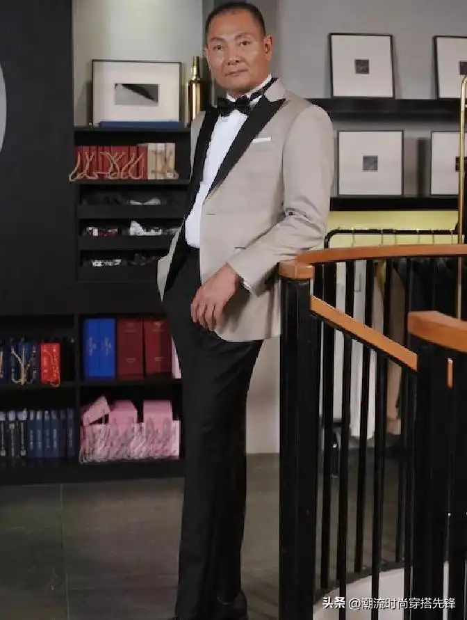 男士职场穿衣搭配技巧：衣要高级、发型简洁、鞋要精致  第7张